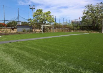 Ana Paty Peralta transforma las canchas de pasto sintéticos de la SM 21 de Cancún