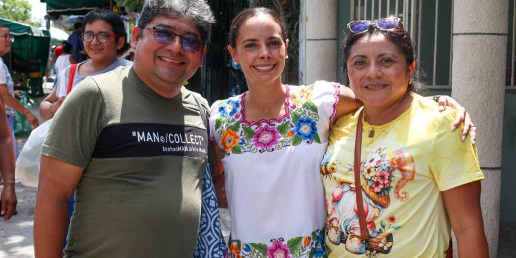 Realizan Brigada Integral de Salud, en el tianguis de la Supermanzana 94 de Cancún