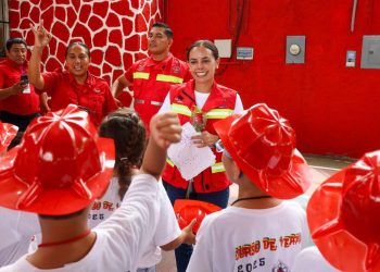 Ana Paty Peralta, convivió con niñas y niños en el curso de verano 2025 “Mis primeros pasos para ser un héroe”