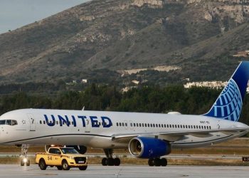 Vuelos de United Airlines se reactivan tras problema técnico a nivel nacional