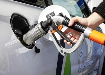 Conductores cambian gasolina por gas para ahorrar más