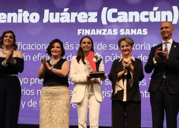 Ana Paty Peralta recibe el Premio a las Mejores Practicas de Gobiernos Locales 2025