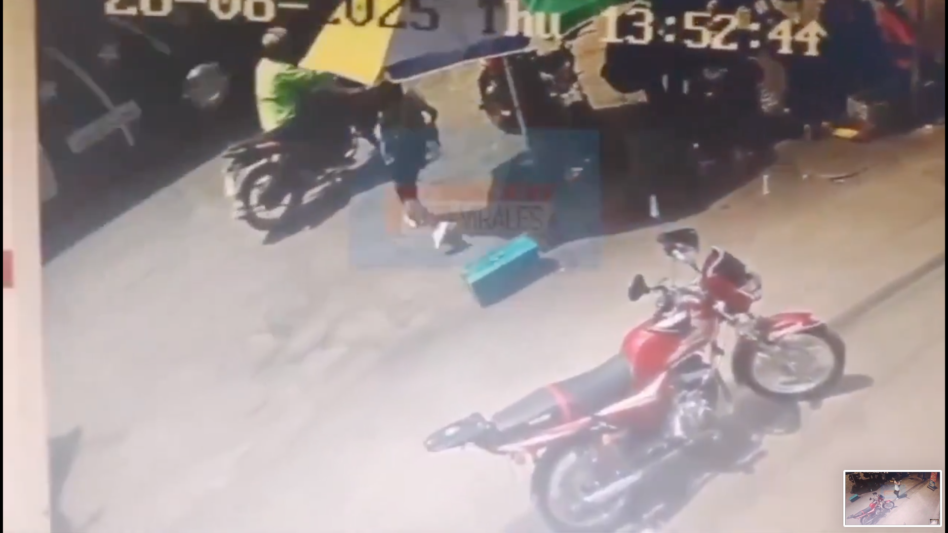 Niño dispara contra un local comercial en Guayaquil, Ecuador