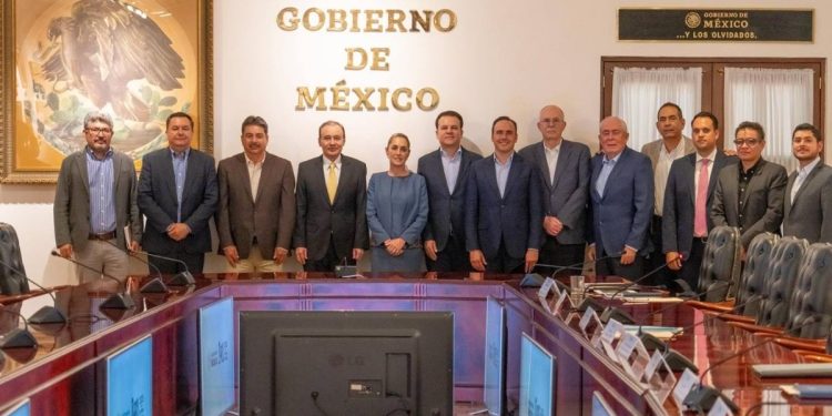 Claudia Sheinbaum anuncia apoyo a ganaderos tras cierre de frontera de EEUU