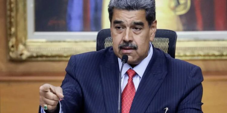 EU confisca 700 mdd en bienes de Maduro
