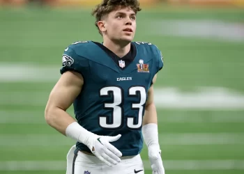 Sydney Brown con uniforme de Eagles durante la temporada NFL 2025