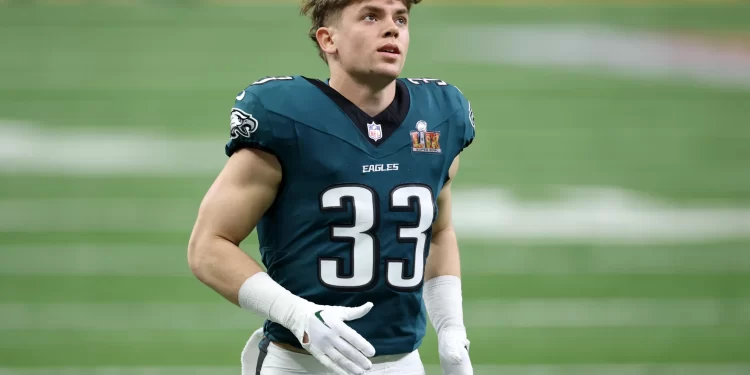 Sydney Brown con uniforme de Eagles durante la temporada NFL 2025