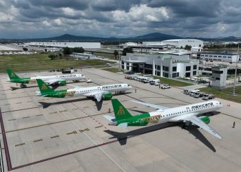 Mexicana recibe su tercer avion Embraer E195 E2 en el AIFA