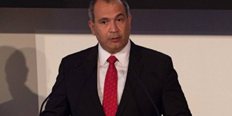 detienen a exdirector de Pemex