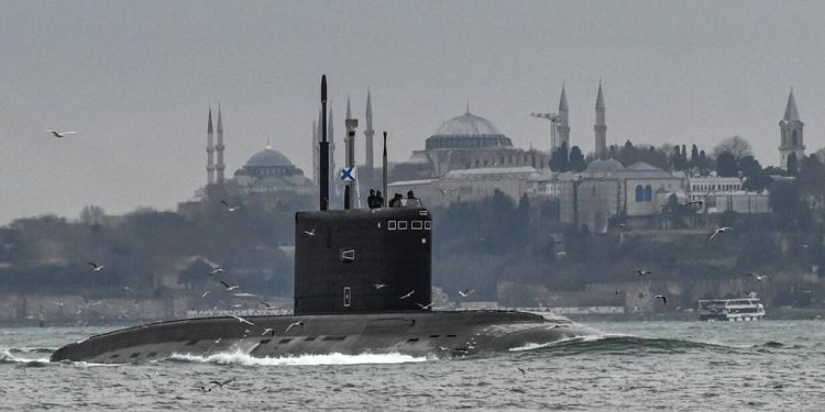 Trump mueve submarinos nucleares por amenazas rusas