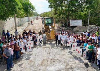 Rehabilitacion de la Calle 82 en Cancun beneficiara a miles de estudiantes y vecinos