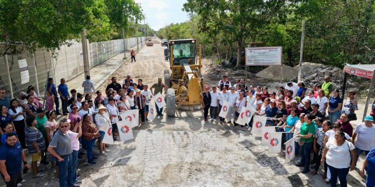 Rehabilitacion de la Calle 82 en Cancun beneficiara a miles de estudiantes y vecinos