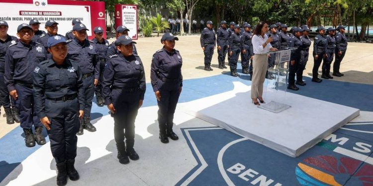 Se gradua la primera generacion de policias de proximidad en Cancun