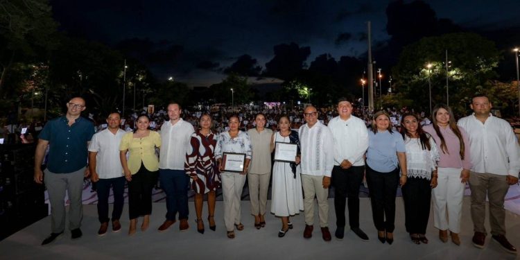 Toma de protesta de comites vecinales en Cancun 316 nuevos comites fortalecen la comunidad