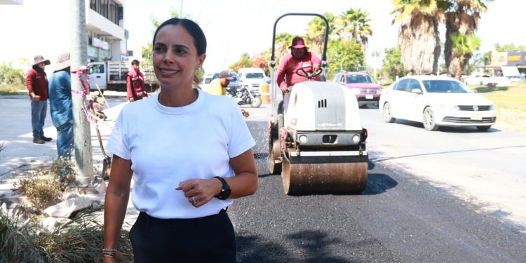Ana Paty Peralta mantiene programa permanente de bacheo en Cancún