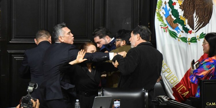 Fernández Noroña denunciará penalmente a ‘Alito’ Moreno; Fiscalía podría pedir desafuero