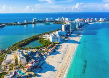 Turistas en Cancún gastan menos dinero que en temporadas pasadas