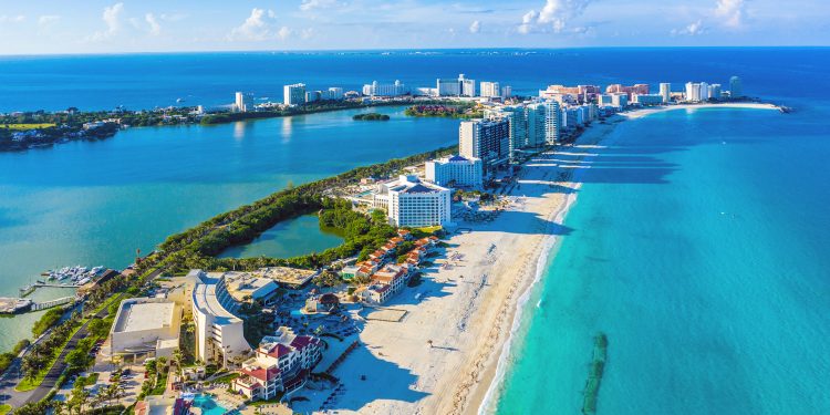 Turistas en Cancún gastan menos dinero que en temporadas pasadas