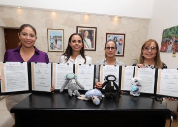 Ana Paty Peralta firma convenio para la implementación del proyecto “Tejedoras de Sueños” en la Casa de la Mujer Emprendedora