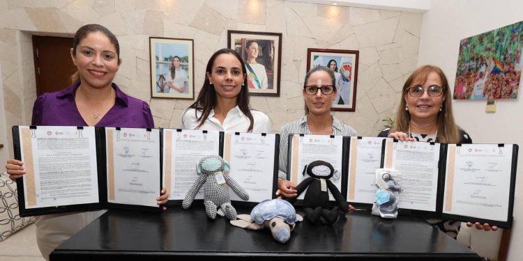 Ana Paty Peralta firma convenio para la implementación del proyecto “Tejedoras de Sueños” en la Casa de la Mujer Emprendedora