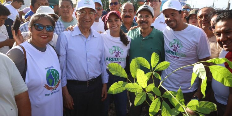 Ana Paty Peralta, encabeza el programa “Arboriza Cancún”