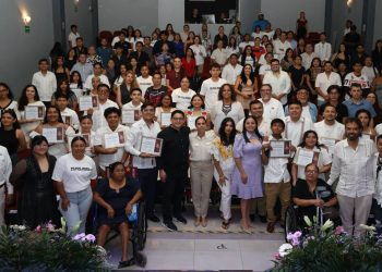 Galardona a 18 cancunenses en “Juventudes que Transforman”