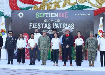 Ana Paty Peralta inicia los festejos patrios en Cancún