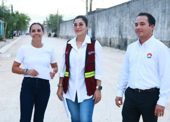 Ana Paty Peralta, supervisó la rehabilitación integral de la Calle 36 en la SM 103 de Cancún