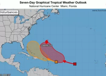 Huracán Gabrielle y ondas tropicales ponen alerta a Quintana Roo
