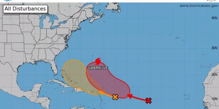 Huracán Gabrielle y ondas tropicales ponen alerta a Quintana Roo