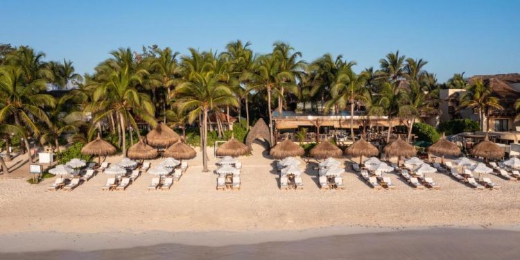 Hoteles y clubes en Tulum permiten acceso gratuito a playas