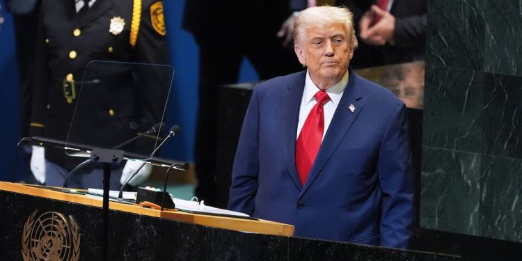 Donald Trump en la sede de la ONU durante un discurso oficial.