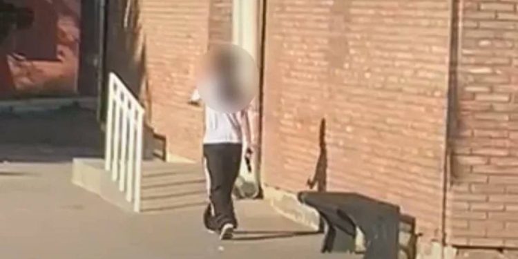 Adolescente armada en escuela de Argentina Policia logra control tras horas de tension