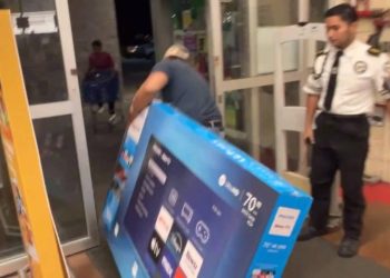 Caos en Campeche por error en precio de pantallas