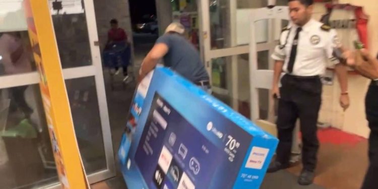 Caos en Campeche por error en precio de pantallas