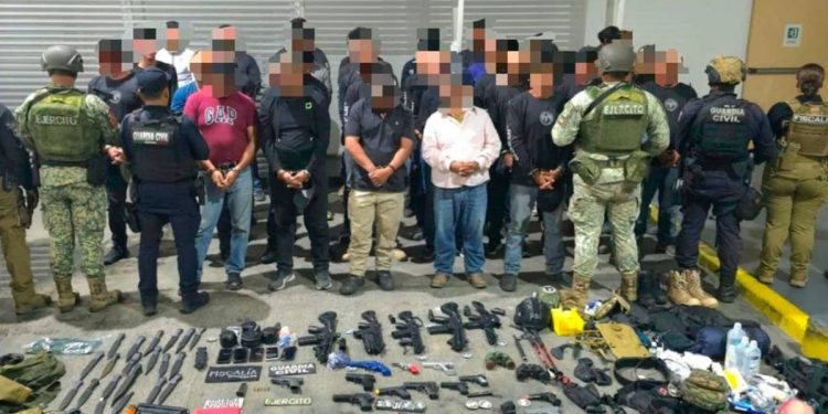 Detienen a 38 integrantes de La Luz del Mundo Michoacan por portar armas