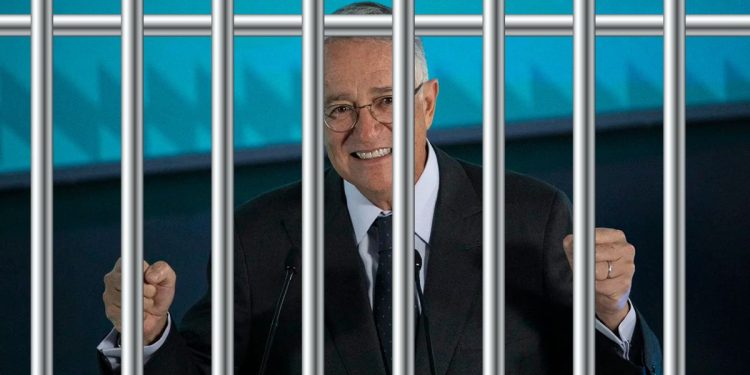 Jueza de EE.UU. ordena detener a Ricardo Salinas Pliego por millonaria deuda con AT&T