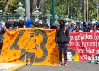 Marcha por Ayotzinapa a 11 años de la desaparicion de los 43 estudiantes
