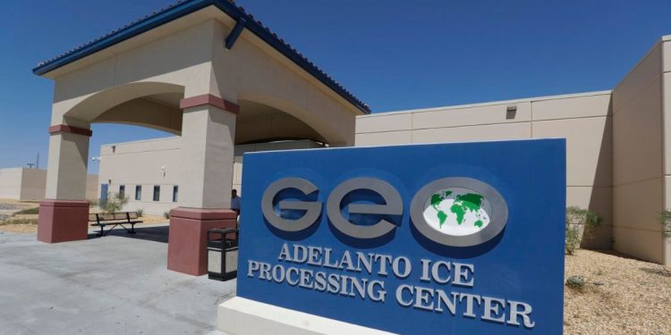 Muere un mexicano detenido en un centro migratorio en California