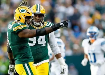Jugador de los Packers corriendo con el balón en el Thursday Night Football ante Washington