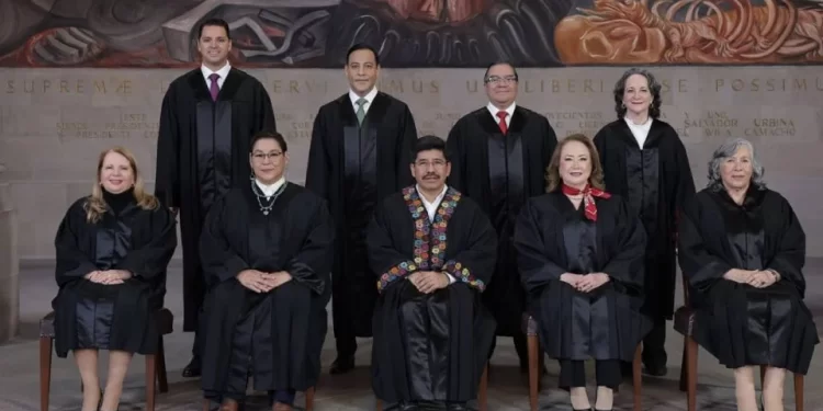 Nuevos ministros Suprema Corte muestran imagen oficial