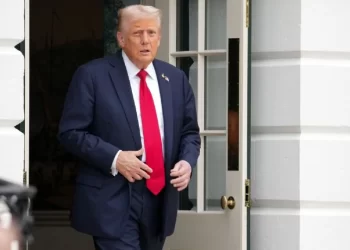 Trump aplica aranceles del 10% a madera y 25% a muebles; México, Canadá y Vietnam, los más afectados