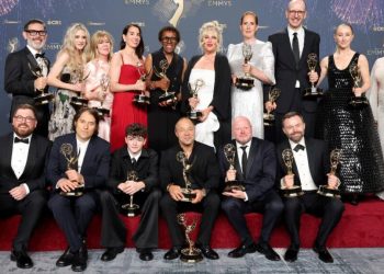 “Adolescencia”, “The Studio” y “The Pitt” dominan los Emmy 2025 con múltiples galardones y sorpresas