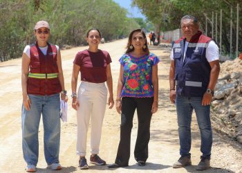 Supervisan la repavimentación de la Calle 82, entre Avenida Bonampak y Calle 45-A