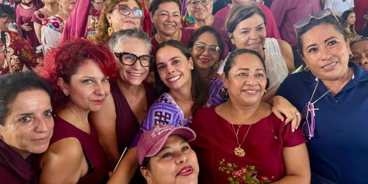 Ana Paty Peralta respalda a la Presidenta de México, Claudia Sheinbaum Pardo, en su visita a Cancún