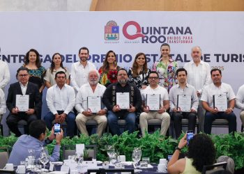 Entregan el Premio Estatal de Turismo 2025 en Cancún