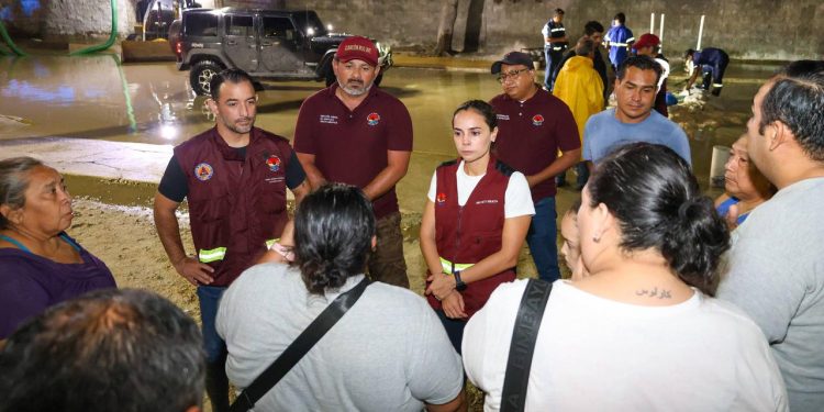 Ana Paty Peralta atiende trabajos de tuberías del Cárcamo de la colonia Donceles 28