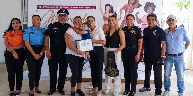 Realizan el segundo aniversario del programa “Mujeres de hierro” en Cancún