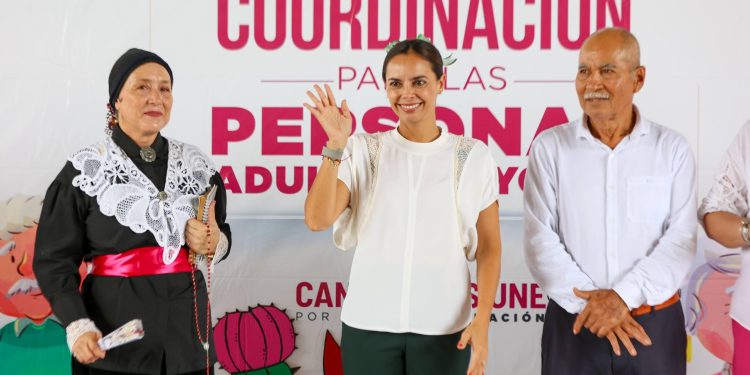 Realizan mañana mexicana en la Estancia de día Nohoch-nah de Cancún