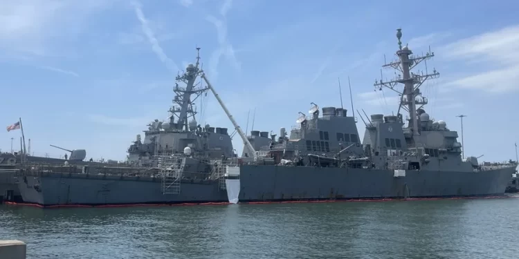 Barcos patrulleros durante un operativo conjunto entre México y EE.UU. en el Pacífico.